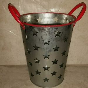 Star Cutout Olive Buckets